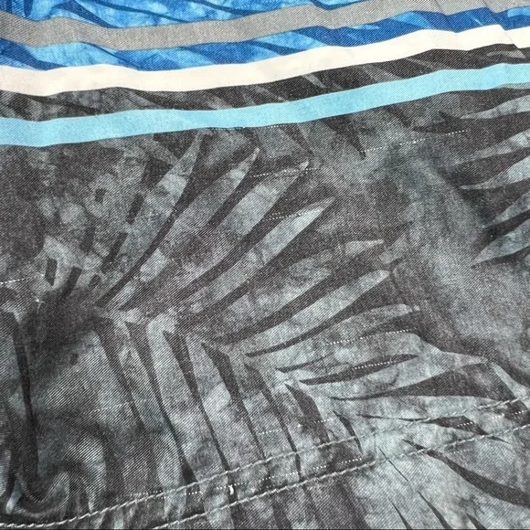 Speedo Blue Palm Clouds Swim Trunks 8” Size M - Picture 10 of 12